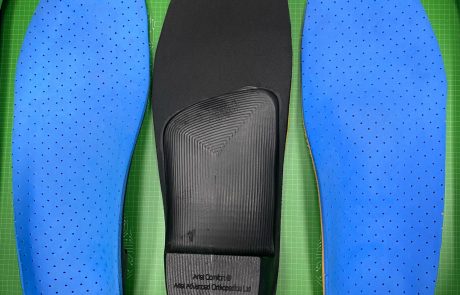 מדרסים לכאבי עקב ודורבן: למה אלפי לקוחות בוחרים באריאל קומפורט? | אריאל אורטופדיה, אריאל קומפורט, אריאל מדרסים