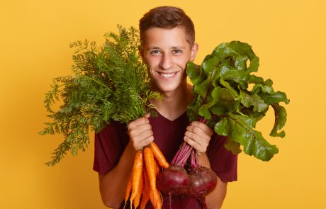  עבודה בחקלאות לצעירים