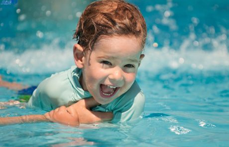 21 מחקרים מצביעים: הידרותרפיה מסייעת לילדים על הרצף האוטיסטי
