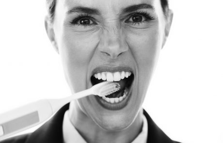  10 עובדות על צחצוח שיניים שלא בטוח שידעתם
