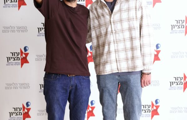 התאמה של 100%: רופא ילדים נפגש עם האיש שהציל את חייו