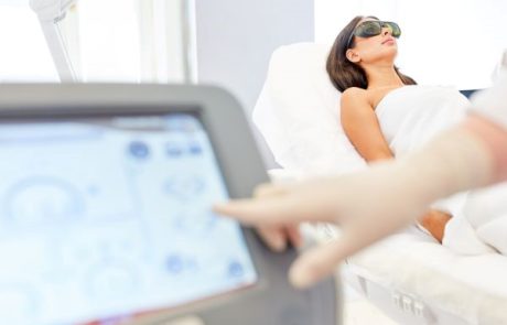 הסרת משקפיים בלייזר – תמחור קופות החולים ואיך לבחור את המכון הנכון