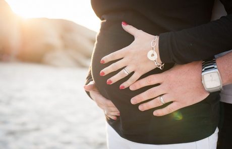 הרופאים מזהירים: זו התופעה המסוכנת שתוקפת נשים עד חצי שנה לאחר הלידה