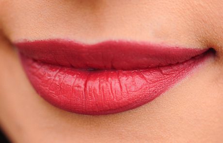עיבוי שפתיים – הכירו את מרפאת המומחים שעושים את זה הכי טבעי שיש